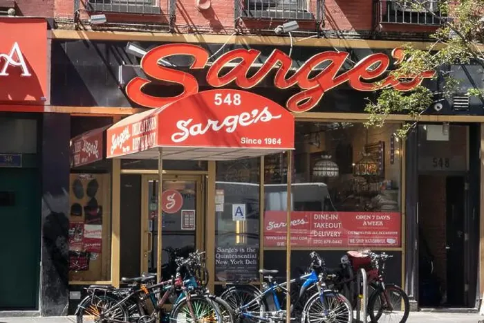Framed Print : Sarge's Restaurant and Delicatessen, NYC, USA 2022 Framed Print : Sarge's Restaurant and Delicatessen, NYC, USA 2022