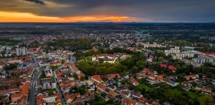Framed Print : Sarvar, Hungary - Aerial panoramic view of the Castle of Sarvar (Nadasdy castle) with Sarvar Arboretum Framed Print : Sarvar, Hungary - Aerial panoramic view of the Castle of Sarvar (Nadasdy castle) with Sarvar Arboretum