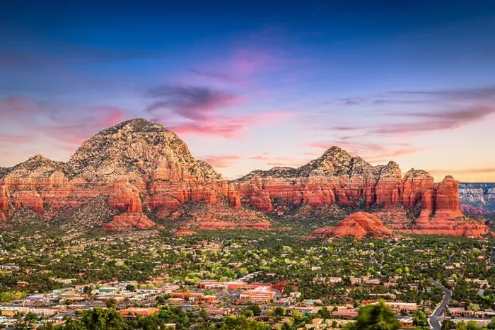 Framed Print : Sedona, Arizona, USA downtown and mountains Framed Print : Sedona, Arizona, USA downtown and mountains