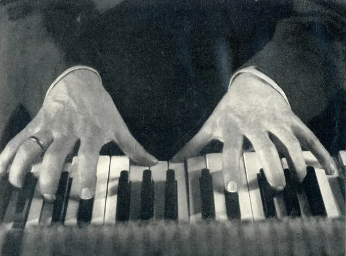 Framed Print : Sergey Vassilievich Rachmaninov's hands on the keyboard. Russian pianist and composer 1 April 1873 - 28 March 1943 Framed Print : Sergey Vassilievich Rachmaninov's hands on the keyboard. Russian pianist and composer 1 April 1873 - 28 March 1943