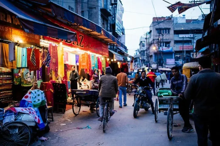Framed Print : Shastri Textiles Market at night, Amritsar, Punjab, India Framed Print : Shastri Textiles Market at night, Amritsar, Punjab, India
