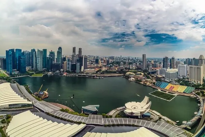 Framed Print : Singapore, 25 April 2019, Bbusiness district panorama over Marina Bay Framed Print : Singapore, 25 April 2019, Bbusiness district panorama over Marina Bay