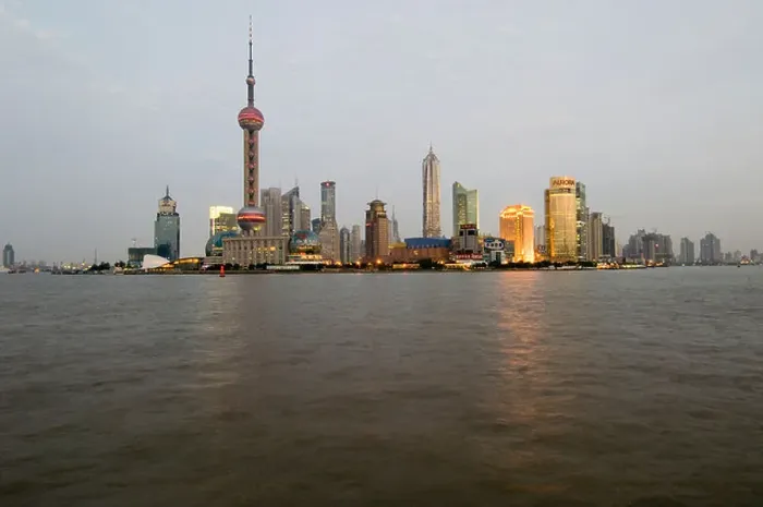 Framed Print : Skyline with the river Huangpu in the foreground, Shanghai, China