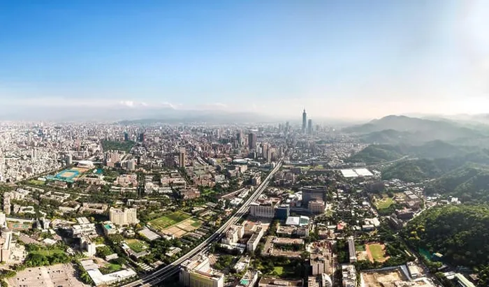Framed Print : Skyline of taipei city in downtown Taipei, Taiwan Framed Print : Skyline of taipei city in downtown Taipei, Taiwan
