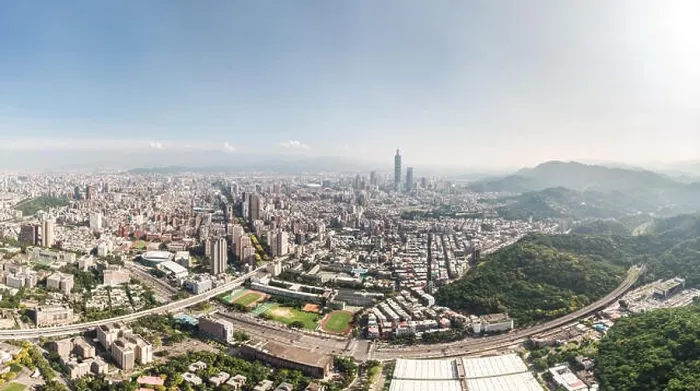 Framed Print : Skyline of taipei city in downtown Taipei, Taiwan Framed Print : Skyline of taipei city in downtown Taipei, Taiwan