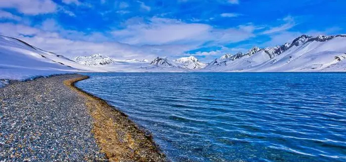 Framed Print : Snowcapped Mountains and Beach, Trygghamna Bay, Oscar II Land, Arctic, Spitsbergen, Svalbard, Norway, Europe Framed Print : Snowcapped Mountains and Beach, Trygghamna Bay, Oscar II Land, Arctic, Spitsbergen, Svalbard, Norway, Europe