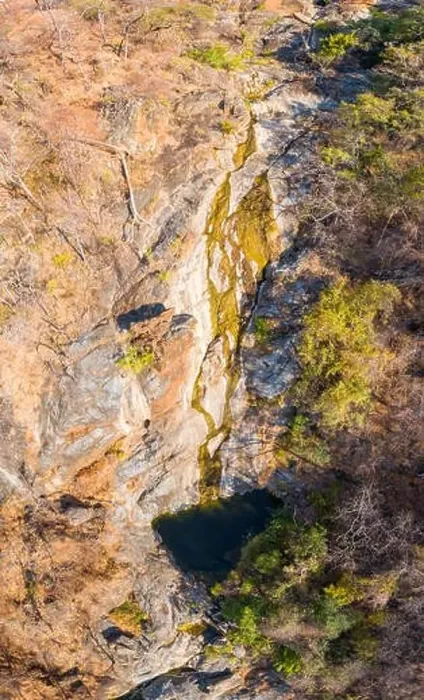 Framed Print : Sohwe falls seen from above in Zimbabwe's Mavuradona National Park Framed Print : Sohwe falls seen from above in Zimbabwe's Mavuradona National Park
