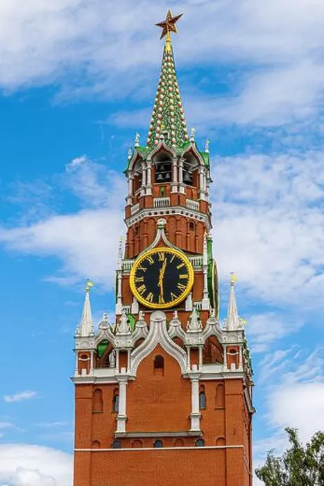 Framed Print : Spasskaya tower of the Moscow Kremlin against the blue sky with clouds Framed Print : Spasskaya tower of the Moscow Kremlin against the blue sky with clouds