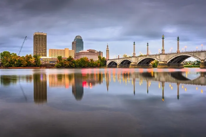 Framed Print : Springfield, Massachusetts, USA downtown skyline at dusk Framed Print : Springfield, Massachusetts, USA downtown skyline at dusk