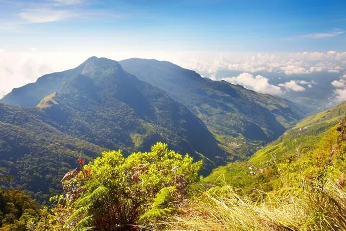 Framed Print : Sri Lanka - landscape of the Horton Plains National Park, view from World's End Framed Print : Sri Lanka - landscape of the Horton Plains National Park, view from World's End
