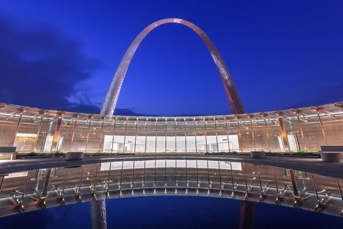 Framed Print : ST. LOUIS, MISSOURI - AUGUST 25, 2018: The Gateway Arch and Visitor Center in Gateway Arch National Park at dawn Framed Print : ST. LOUIS, MISSOURI - AUGUST 25, 2018: The Gateway Arch and Visitor Center in Gateway Arch National Park at dawn