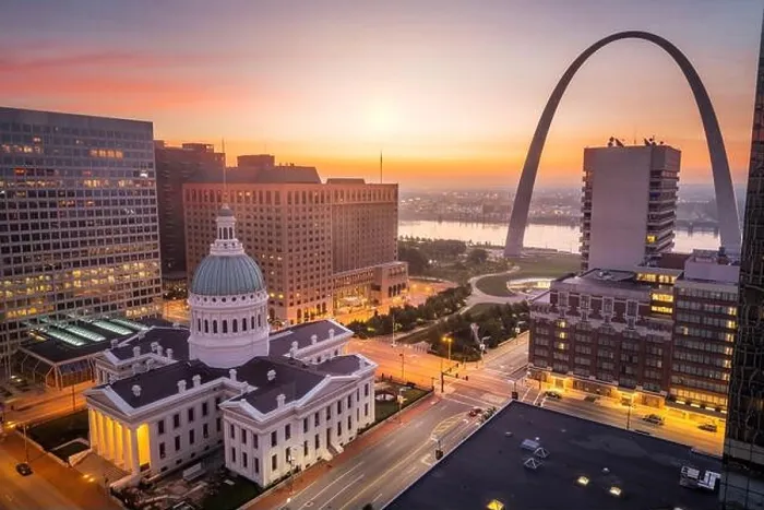 Framed Print : St. Louis, Missouri, USA downtown cityscape with the arch and courthouse at dusk Framed Print : St. Louis, Missouri, USA downtown cityscape with the arch and courthouse at dusk