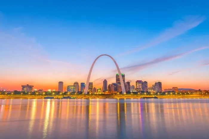 Framed Print : St. Louis, Missouri, USA downtown cityscape with the arch and courthouse at dusk Framed Print : St. Louis, Missouri, USA downtown cityscape with the arch and courthouse at dusk