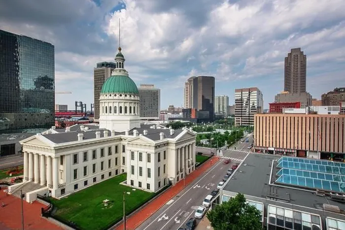 Framed Print : St. Louis, Missouri, USA downtown skyline and court house Framed Print : St. Louis, Missouri, USA downtown skyline and court house