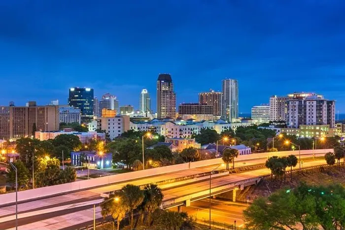 Framed Print : St. Petersburg, Florida, USA downtown skyline at dusk Framed Print : St. Petersburg, Florida, USA downtown skyline at dusk