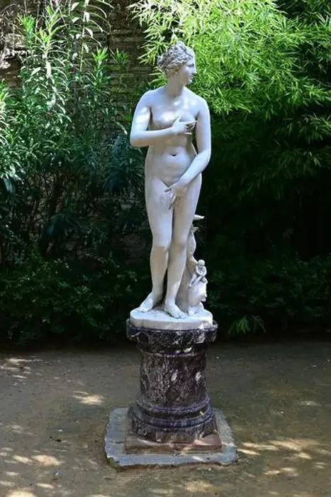 Framed Print : A statue in the garden of the Palacio de las Duenas in Seville Framed Print : A statue in the garden of the Palacio de las Duenas in Seville