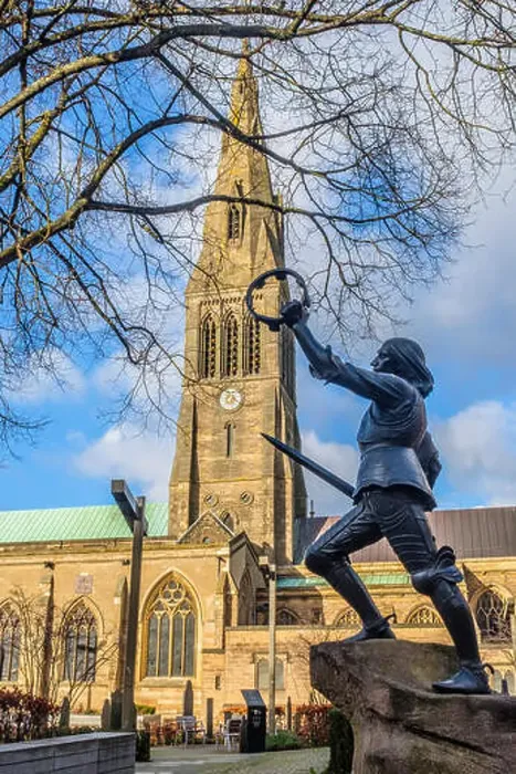 Framed Print : Statue of King Richard lll outside Leicester Cathedral Framed Print : Statue of King Richard lll outside Leicester Cathedral