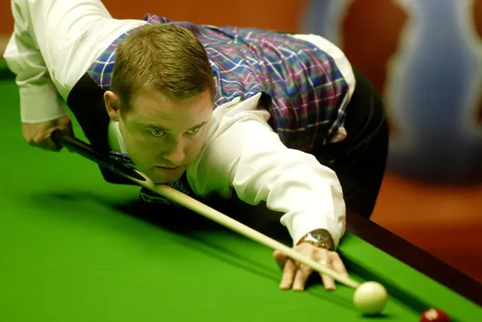 Framed Print : Stephen Hendry playing in the 2004 World Snooker Championships at the Crucible Theatre Framed Print : Stephen Hendry playing in the 2004 World Snooker Championships at the Crucible Theatre