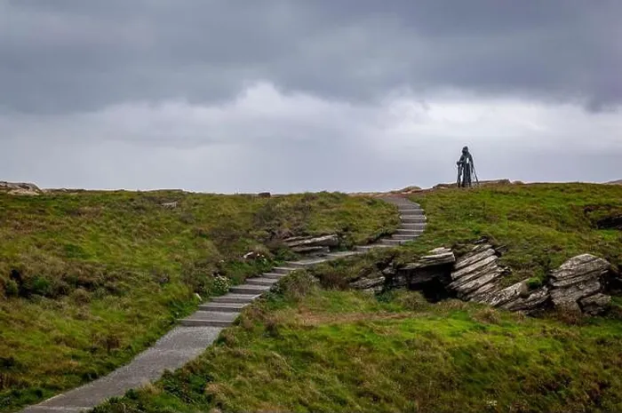 Framed Print : Stone steps leading up to the Gallos statue at Tintagel Castle Framed Print : Stone steps leading up to the Gallos statue at Tintagel Castle