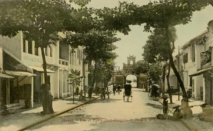 Framed Print : Street view of Rue et Porte Jean-Dupuis, Hanoi, Vietnam. Postcard of tinted photograph, early 20th century Framed Print : Street view of Rue et Porte Jean-Dupuis, Hanoi, Vietnam. Postcard of tinted photograph, early 20th century