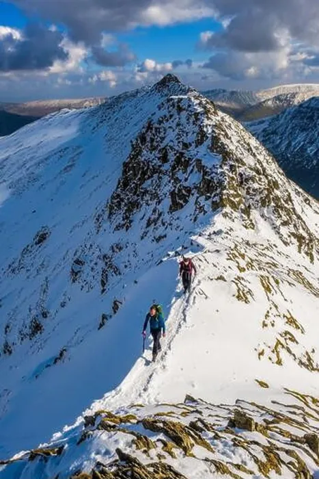 Framed Print : Striding Edge on Helvellyn in winter Framed Print : Striding Edge on Helvellyn in winter