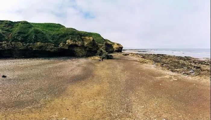 Framed Print : Sunny Cliffs and beach at Blackhall Rocks and Cromdon Dene Beach Framed Print : Sunny Cliffs and beach at Blackhall Rocks and Cromdon Dene Beach