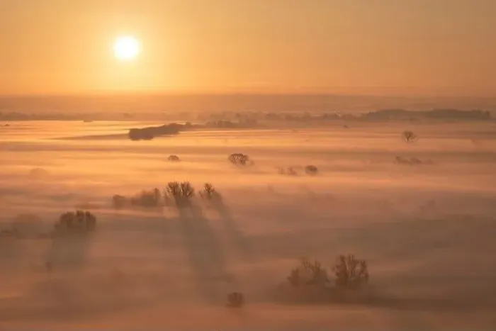 Framed Print : Sunrise over the mist covered Somerset Levels in winter, near Glastonbury, Somerset, England, United Kingdom, Europe Framed Print : Sunrise over the mist covered Somerset Levels in winter, near Glastonbury, Somerset, England, United Kingdom, Europe