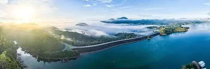 Framed Print : Sunrise sea of fog above Khao Sok national park, Surat Thani, Thailand Framed Print : Sunrise sea of fog above Khao Sok national park, Surat Thani, Thailand