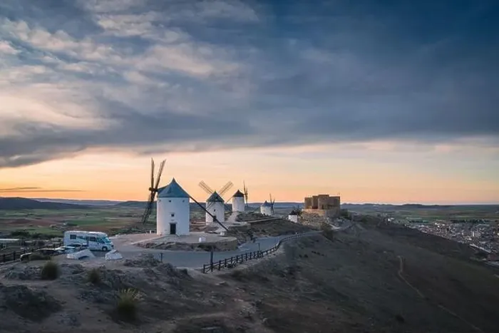 Framed Print : Sunset landscapes of Don Quixote windmills in Consuegra, Toledo, Spain Framed Print : Sunset landscapes of Don Quixote windmills in Consuegra, Toledo, Spain