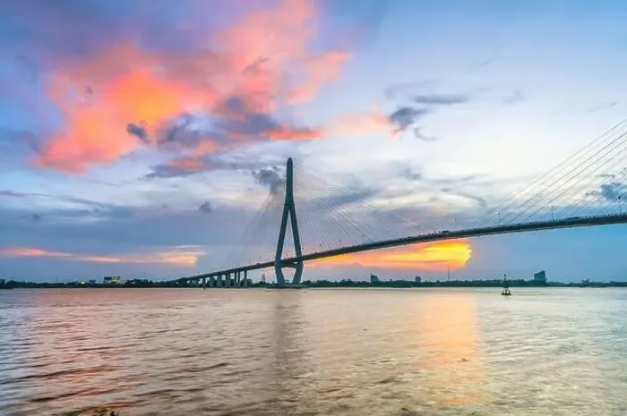 Framed Print : Sunset Can Tho bridge, Can Tho city Framed Print : Sunset Can Tho bridge, Can Tho city