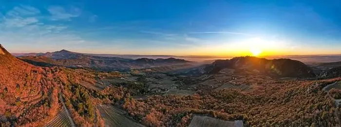 Framed Print : Sunset view of les Dentelles de Montmirail Framed Print : Sunset view of les Dentelles de Montmirail