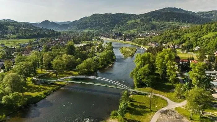 Framed Print : Szczawnica townscape and Dunajec River bends. Aerial drone view at springtime Framed Print : Szczawnica townscape and Dunajec River bends. Aerial drone view at springtime