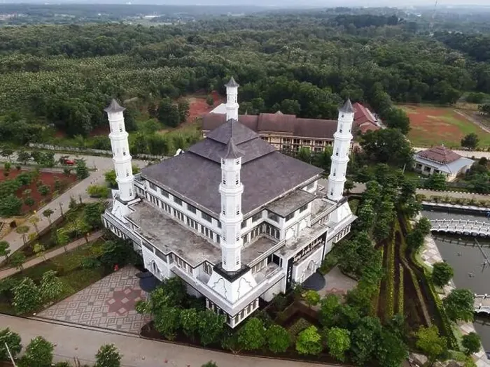 Framed Print : Tajug Gede Cilodong Mosque panorama view Largest Mosque in Purwakarta Framed Print : Tajug Gede Cilodong Mosque panorama view Largest Mosque in Purwakarta