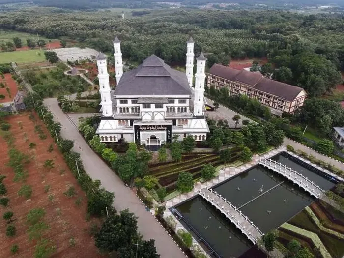 Framed Print : Tajug Gede Cilodong Mosque panorama view Largest Mosque in Purwakarta Framed Print : Tajug Gede Cilodong Mosque panorama view Largest Mosque in Purwakarta