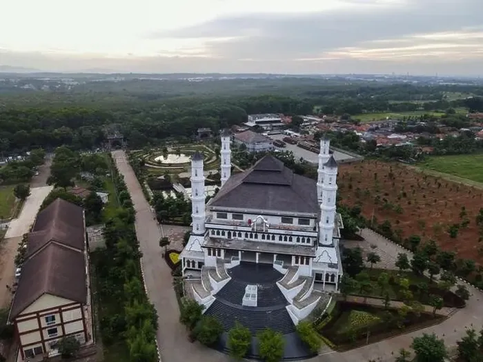 Framed Print : Tajug Gede Cilodong Mosque panorama view Largest Mosque in Purwakarta Framed Print : Tajug Gede Cilodong Mosque panorama view Largest Mosque in Purwakarta