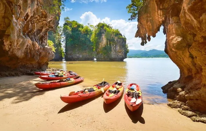 Framed Print : Thailand - Krabi province, Phang Nga Bay, canoe trip Framed Print : Thailand - Krabi province, Phang Nga Bay, canoe trip