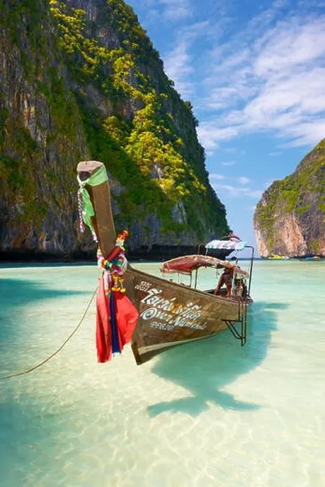Framed Print : Thailand - Phang Nga, Maya Bay on Phi Phi Leh Island, Andaman Sea Framed Print : Thailand - Phang Nga, Maya Bay on Phi Phi Leh Island, Andaman Sea