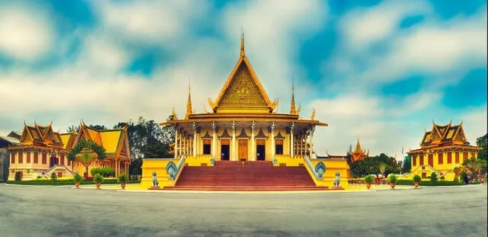 Framed Print : The throne hall inside the Royal Palace complex in Phnom Penh, Cambodia. Famous landmark and tourist attraction. Panorama Framed Print : The throne hall inside the Royal Palace complex in Phnom Penh, Cambodia. Famous landmark and tourist attraction. Panorama