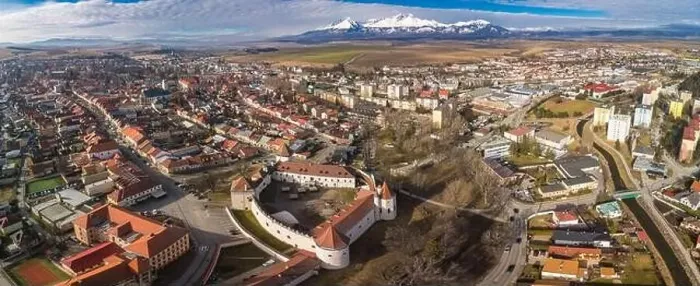 Framed Print : The town of Kezmarok with views of High Tatras, Slovakia Framed Print : The town of Kezmarok with views of High Tatras, Slovakia
