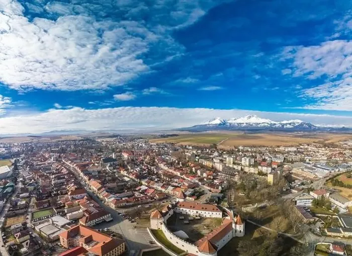 Framed Print : The town of Kezmarok with views of High Tatras, Slovakia Framed Print : The town of Kezmarok with views of High Tatras, Slovakia
