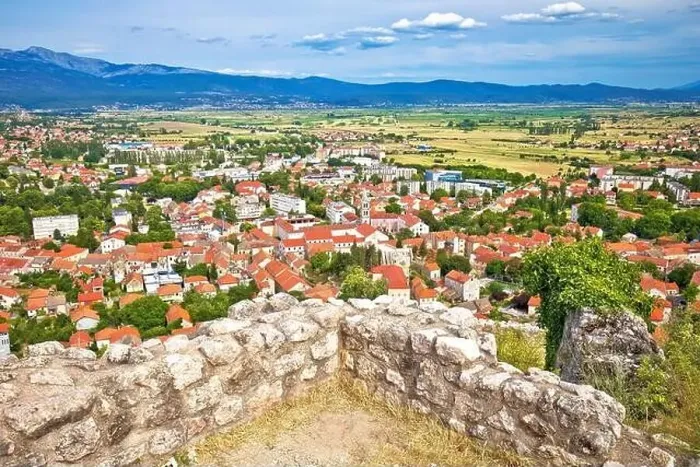 Framed Print : Town of Sinj view from historic fortress, Dalmatia Hinterland region of Croatia Framed Print : Town of Sinj view from historic fortress, Dalmatia Hinterland region of Croatia