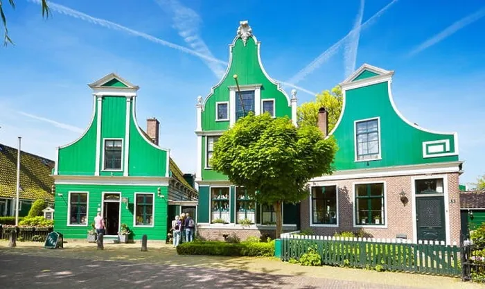 Framed Print : Traditional architecture in Zaanse Schans - Holland Netherlands Framed Print : Traditional architecture in Zaanse Schans - Holland Netherlands
