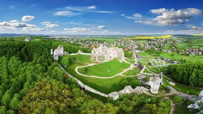 Framed Print : Trail of the Eagles Nests - Ogrodzieniec Castle in the village of Podzamcze Framed Print : Trail of the Eagles Nests - Ogrodzieniec Castle in the village of Podzamcze