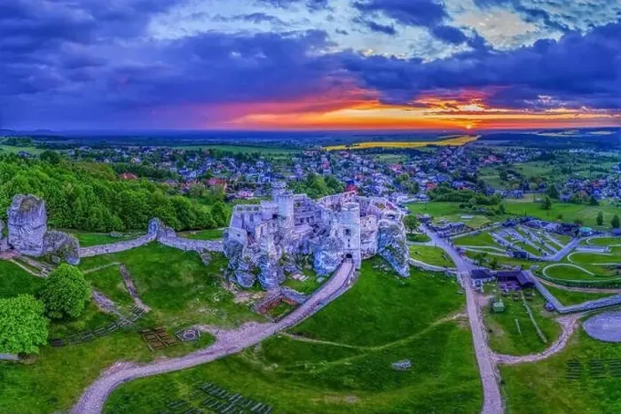 Framed Print : Trail of the Eagles Nests - Ogrodzieniec Castle in the village of Podzamcze Framed Print : Trail of the Eagles Nests - Ogrodzieniec Castle in the village of Podzamcze