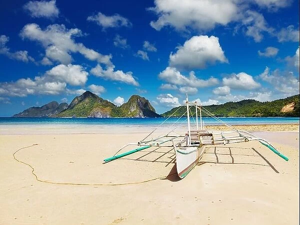 Tropical beach at low tide, El Nido, Philippines