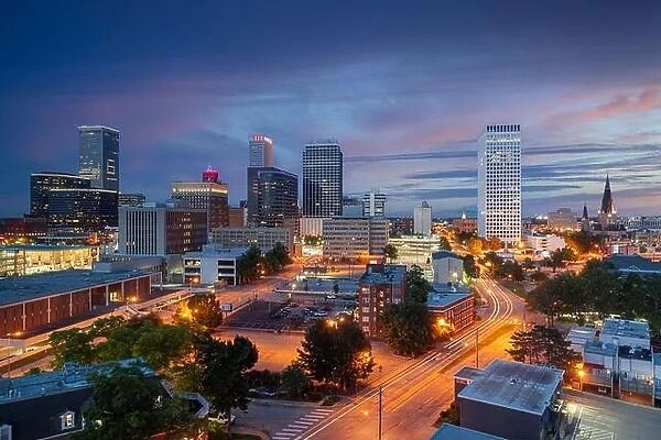 Tulsa, Oklahoma, USA skyline at twilight