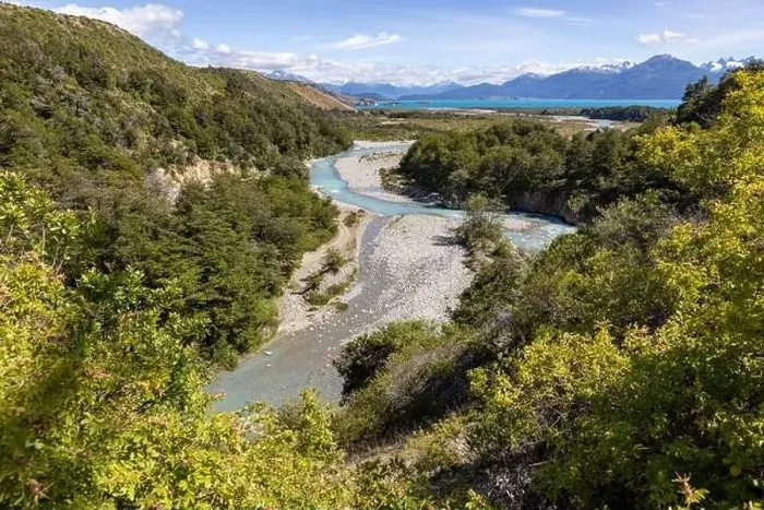 Framed Print : Turquoise creek flowing to the beautiful Lago General Carrera in southern Chile - Traveling the Carretera Austral Framed Print : Turquoise creek flowing to the beautiful Lago General Carrera in southern Chile - Traveling the Carretera Austral