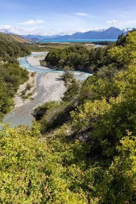 Framed Print : Turquoise creek flowing to the beautiful Lago General Carrera in southern Chile - Traveling the Carretera Austral Framed Print : Turquoise creek flowing to the beautiful Lago General Carrera in southern Chile - Traveling the Carretera Austral