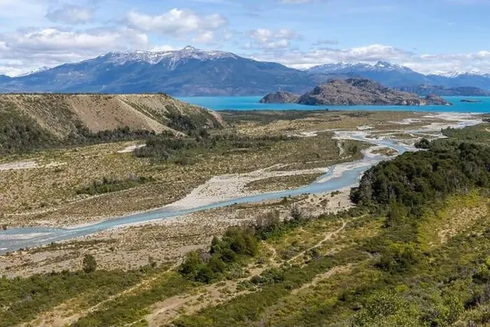 Framed Print : Turquoise creek flowing to the beautiful Lago General Carrera in southern Chile - Traveling the Carretera Austral Framed Print : Turquoise creek flowing to the beautiful Lago General Carrera in southern Chile - Traveling the Carretera Austral