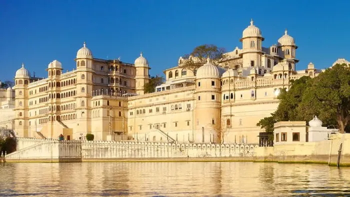 Framed Print : Udaipur - view from the Lake Pichola towards Fateh Prakash Palace Hotel, Rrajasthan, India Framed Print : Udaipur - view from the Lake Pichola towards Fateh Prakash Palace Hotel, Rrajasthan, India
